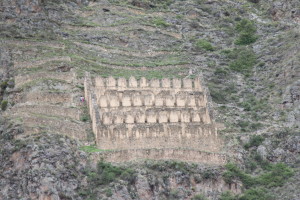 Houses-on-Mountain-3-300x200